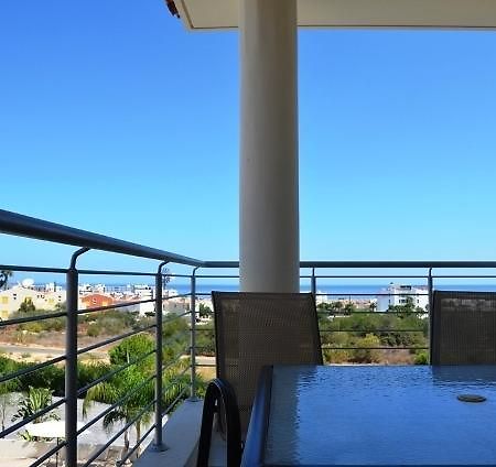 Poppy Apartment Протарас Екстериор снимка